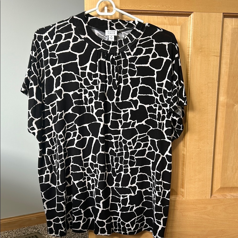 Black and White Patterned Top
